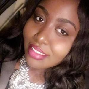 Meet your Posher, Adria Follow IG@kurvydarling